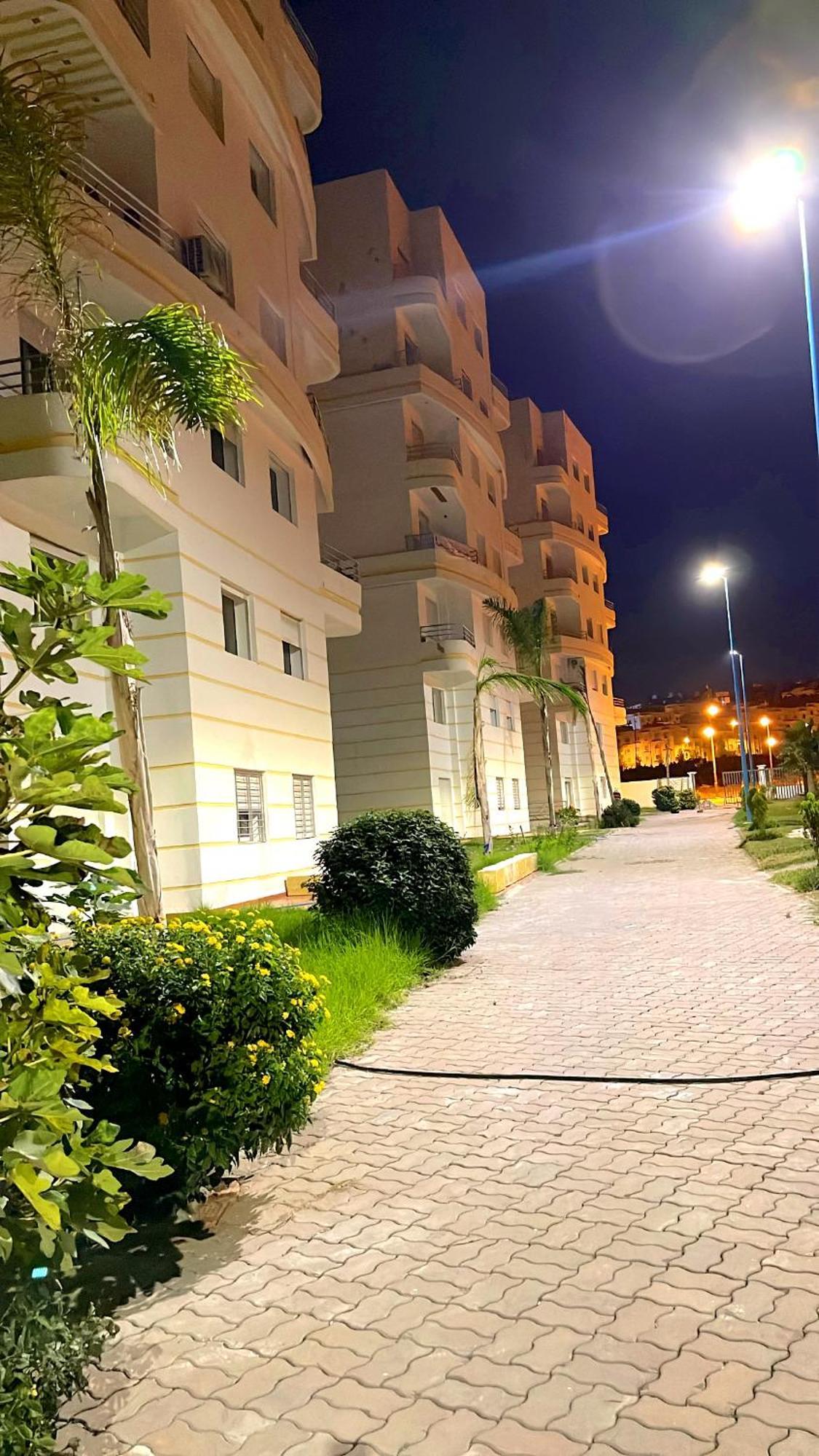 Elegant Appartement Avec Un Acces Piscine Jardin Parking Sous-Sol Et Wifi Haut Debit Fibre Optique Tanger Exterior foto