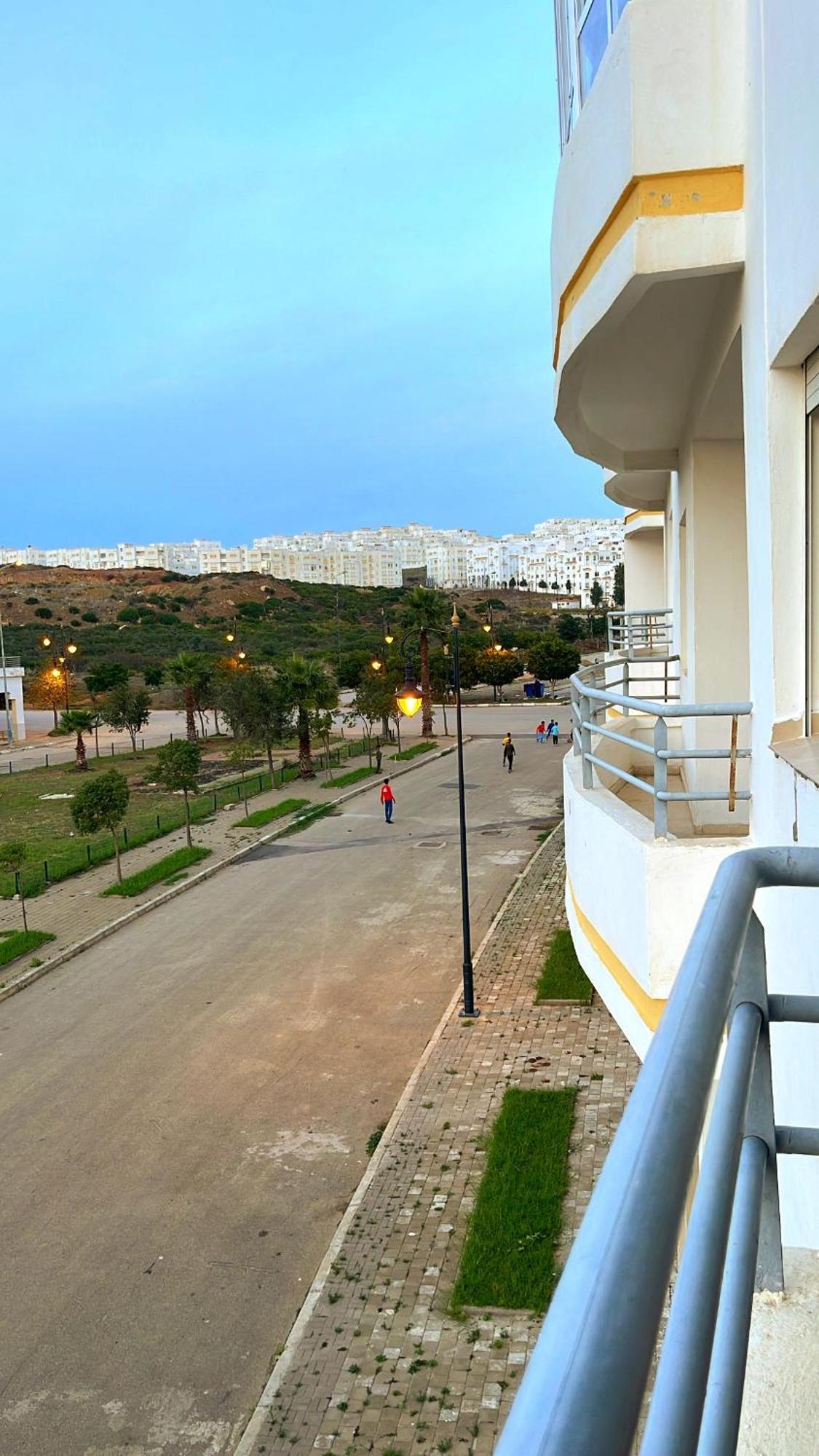 Elegant Appartement Avec Un Acces Piscine Jardin Parking Sous-Sol Et Wifi Haut Debit Fibre Optique Tanger Exterior foto