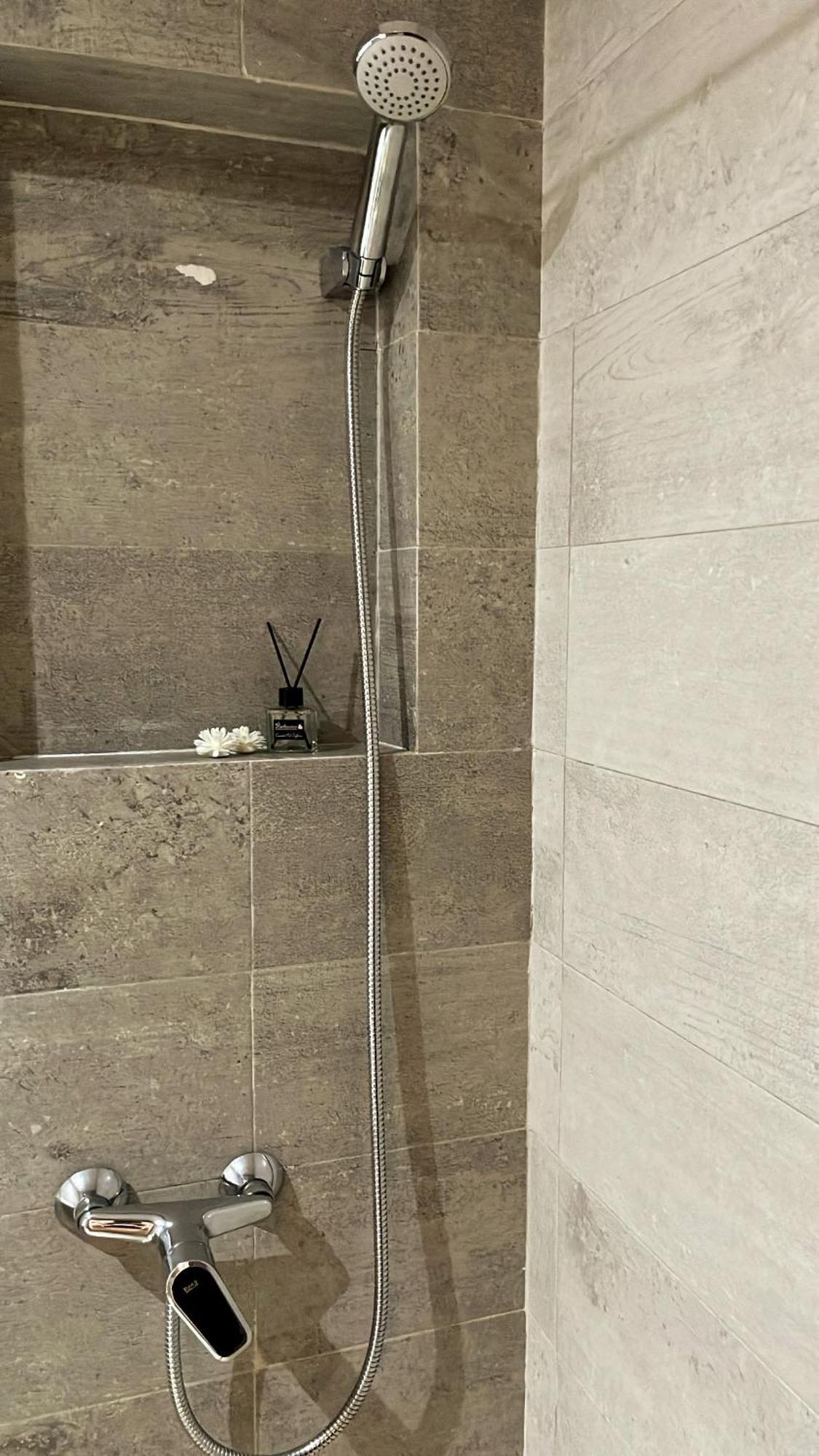 Elegant Appartement Avec Un Acces Piscine Jardin Parking Sous-Sol Et Wifi Haut Debit Fibre Optique Tanger Exterior foto