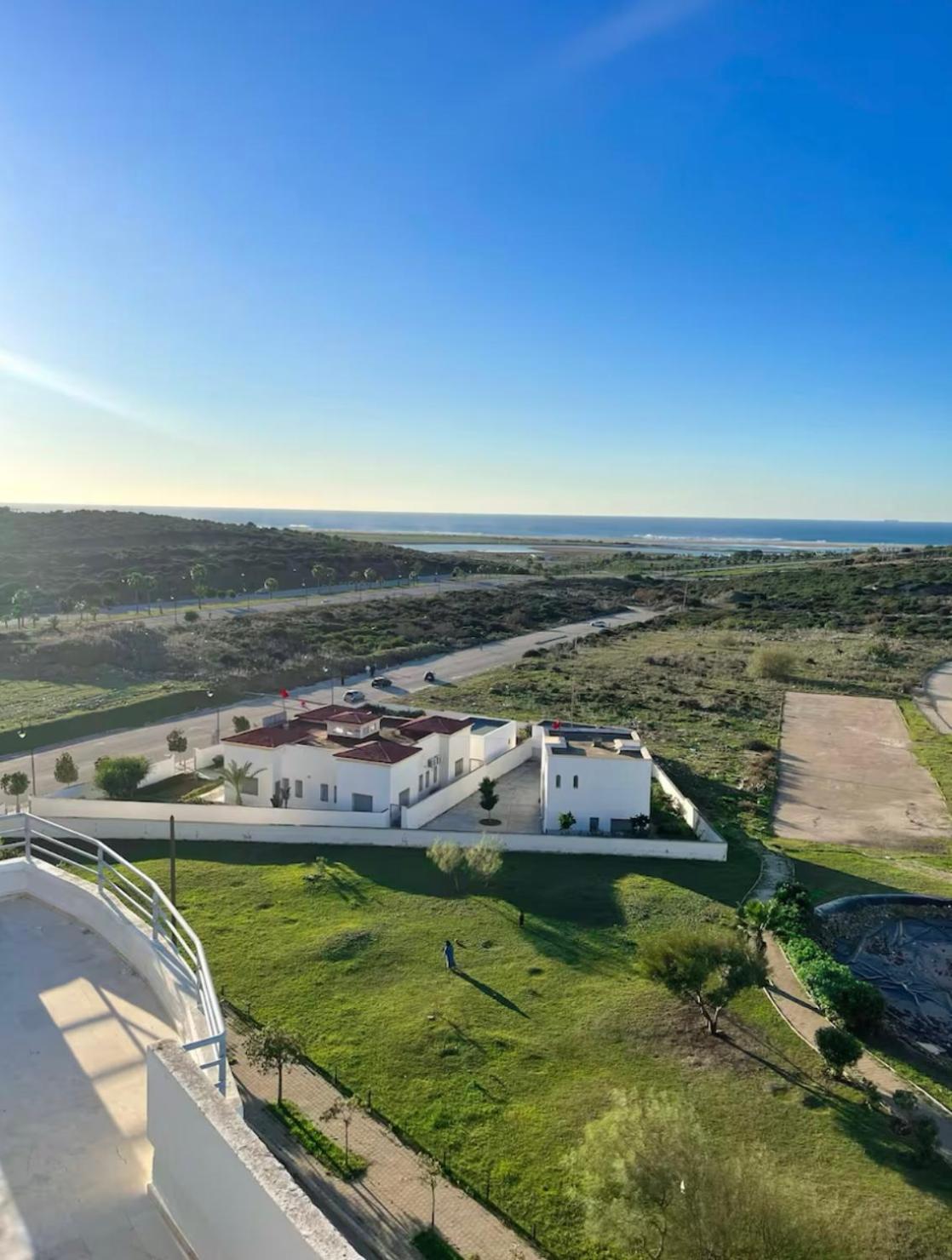 Elegant Appartement Avec Un Acces Piscine Jardin Parking Sous-Sol Et Wifi Haut Debit Fibre Optique Tanger Exterior foto