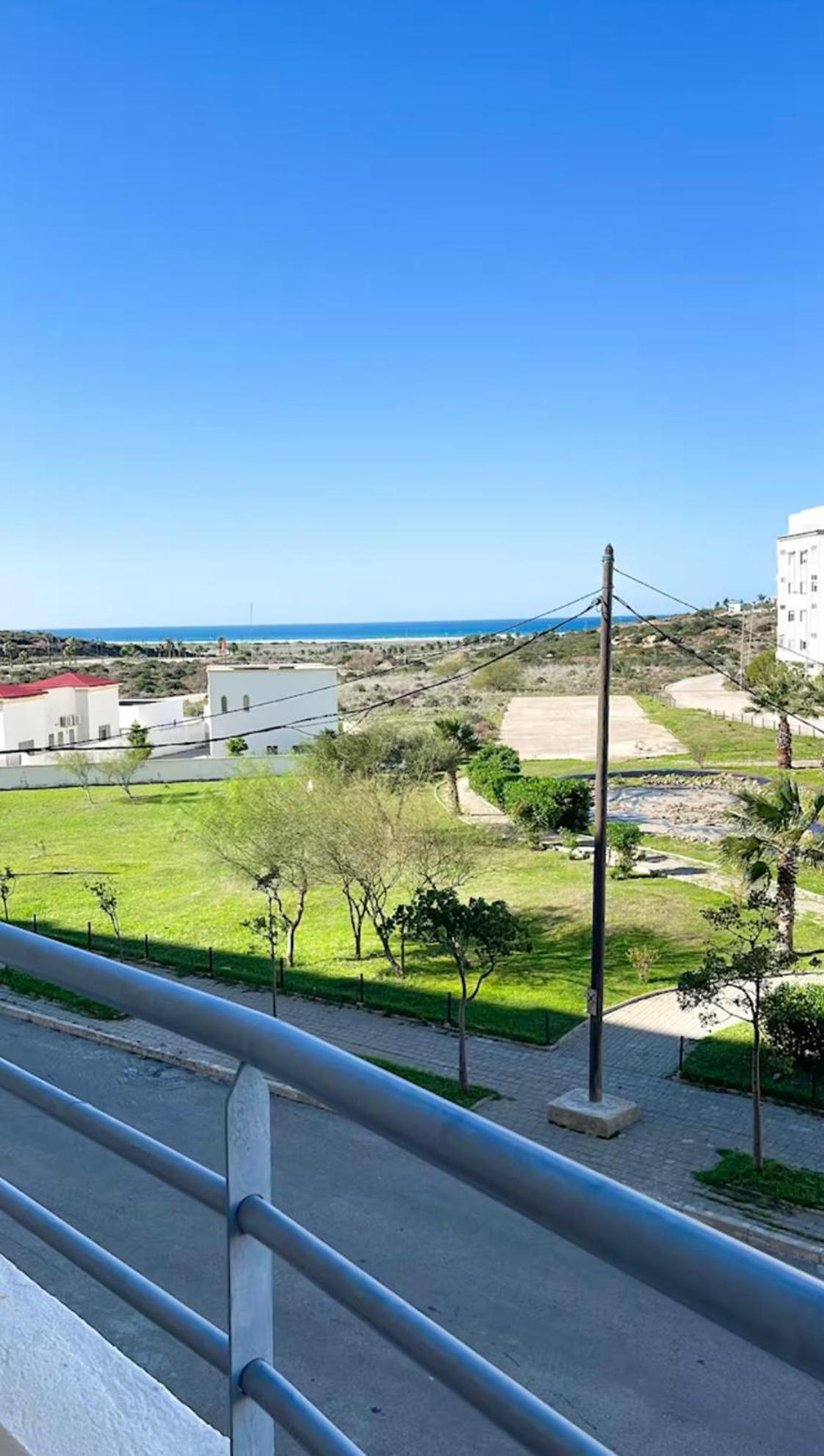 Elegant Appartement Avec Un Acces Piscine Jardin Parking Sous-Sol Et Wifi Haut Debit Fibre Optique Tanger Exterior foto